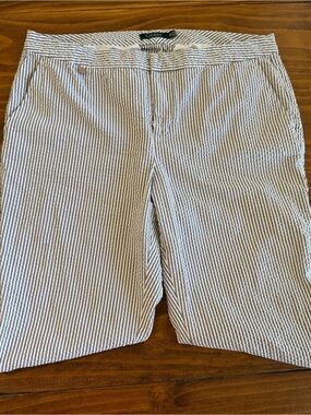Ralph Lauren Women's 16W Gray & White Striped Seersucker Cropped Pants